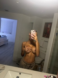 Sex seznamka, Ona hledá jeho - Jsem k dispozici pro všechny vaše služby., 25 let, Trutnov