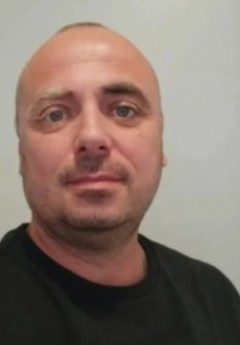 Sex seznamka, On hledá ji - Chlupatá kunda, 44 let, Praha