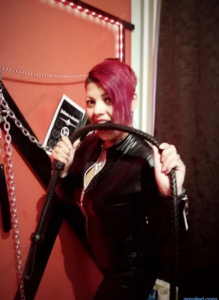 Sex seznamka, Ona hled jeho - Madam-Sra Pardubice BDSM, 37 let, Pardubice