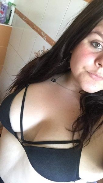 Sex seznamka, Ona hled jeho - Fotky, videa, 23 let, Praha